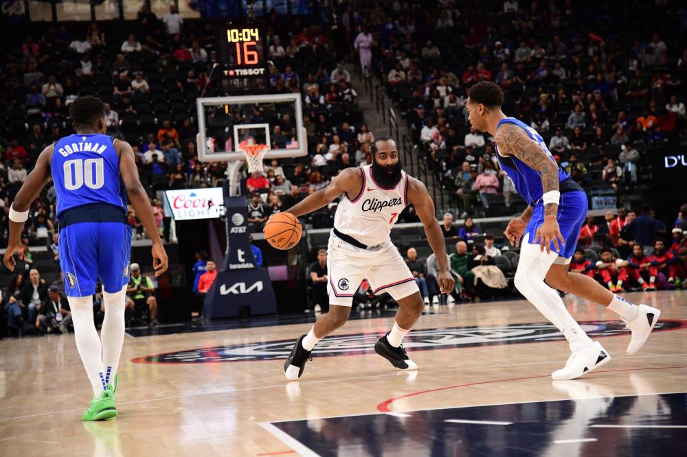 防守中展现 防守中展现