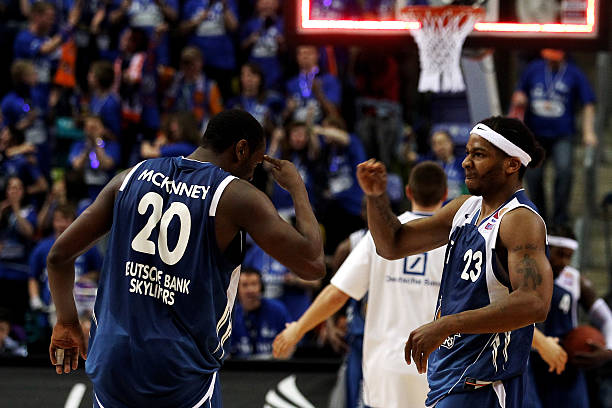 联的中场创 联的中场创